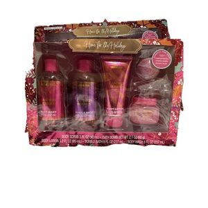 Candied Berries Bath Set